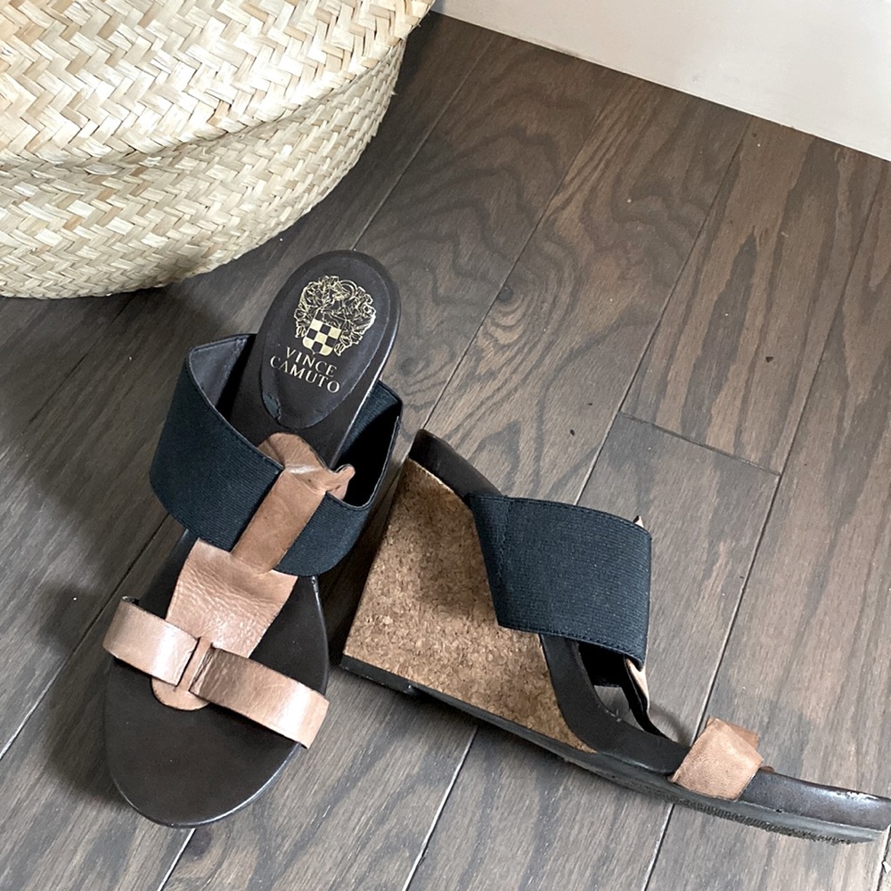 Vince Camuto 8.5 Wedged Heels EUC - Picture 1 of 8
